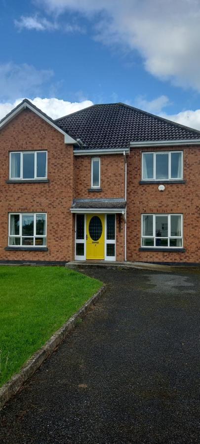 1 Cartrun Breac N39D7H6 Opposite Longford Rugby Club - See The Yellow Door Εξωτερικό φωτογραφία